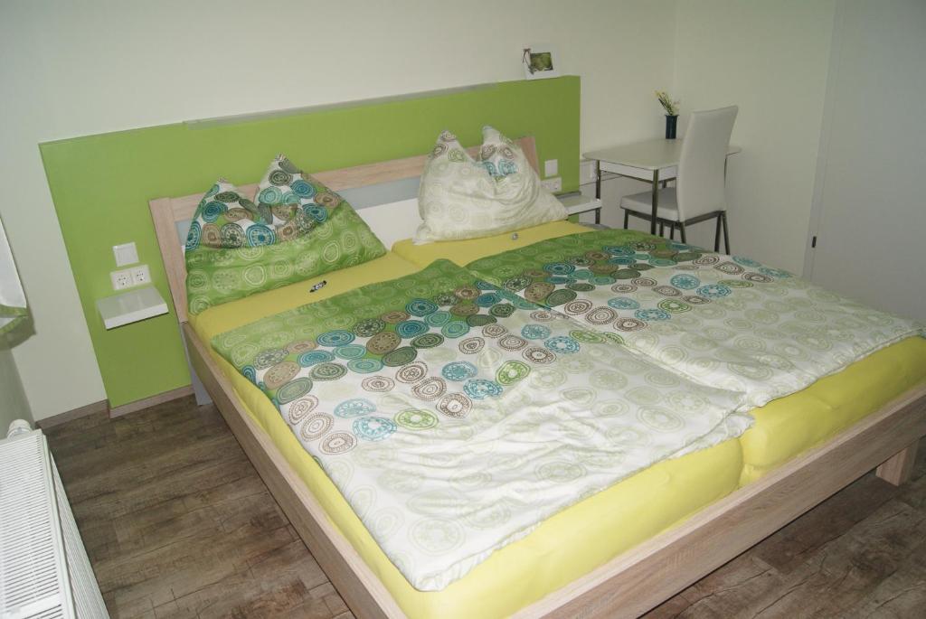 Privatzimmer Mitterbacher room 1