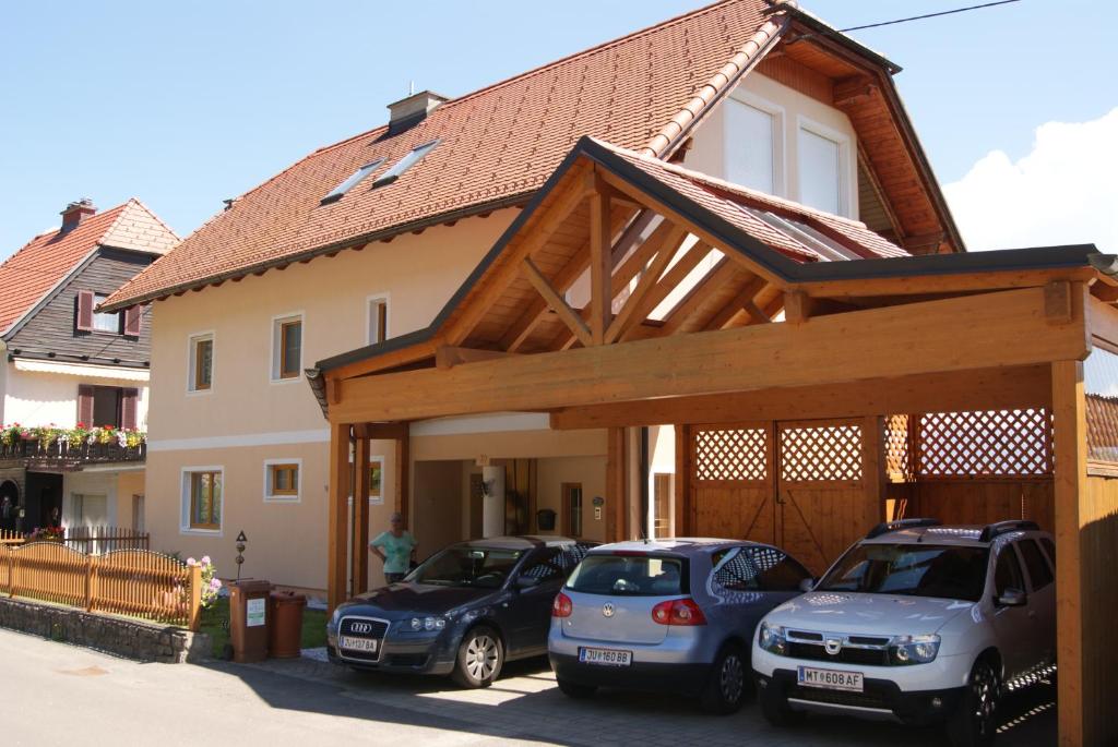 Privatzimmer Mitterbacher room 6
